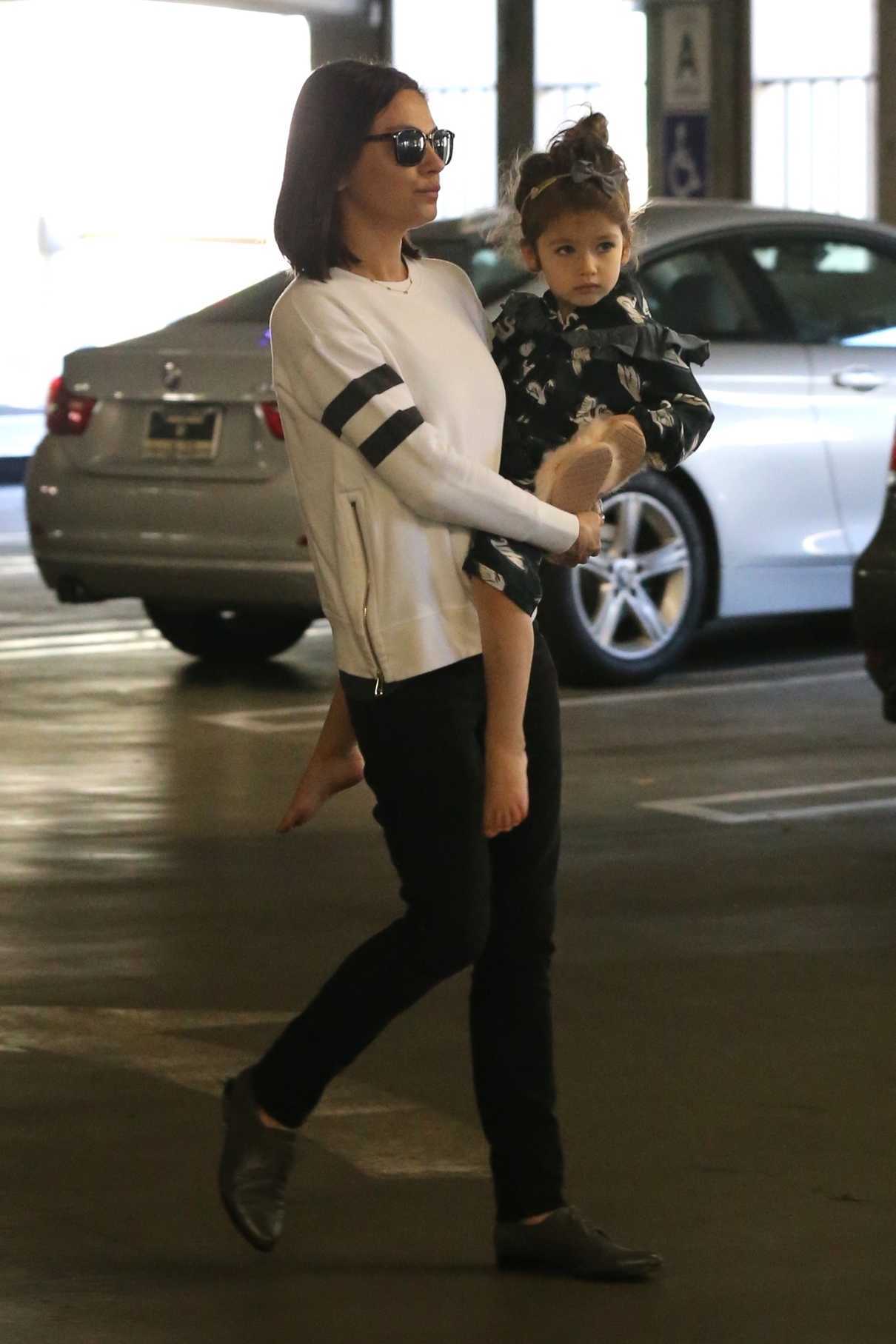 Mila Kunis Takes Her Daughter to the Library in Beverly Hills 01/13/2018-3