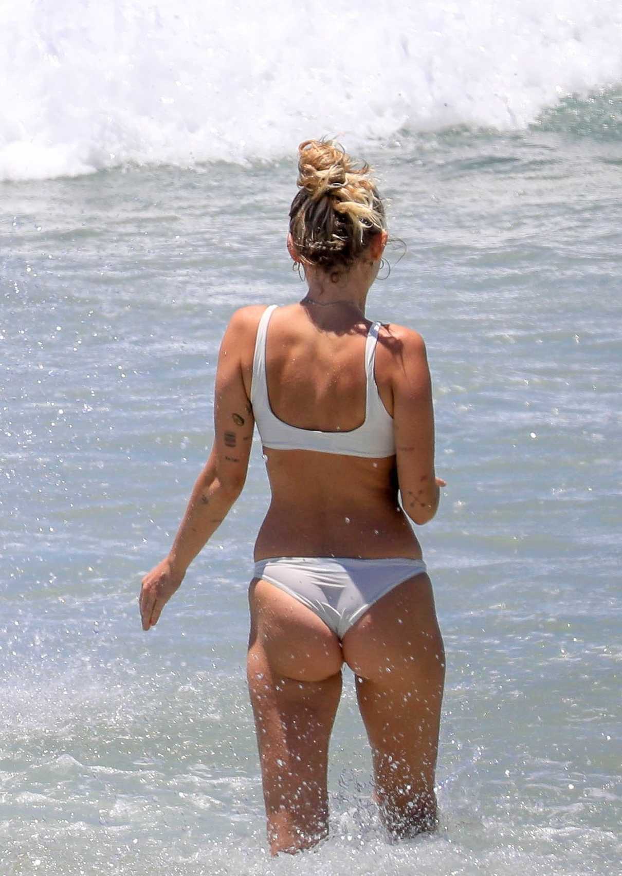 Miley Cyrus in Bikini at the Beach with Liam Hemsworth in Byron Bay, Australia 01/15/2018-4