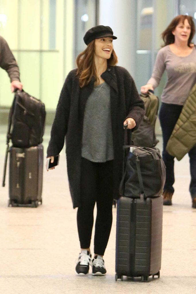 Minka Kelly Was Spotted with Alan Ritchson at Pearson International Airport in Toronto 01/03/2018-1