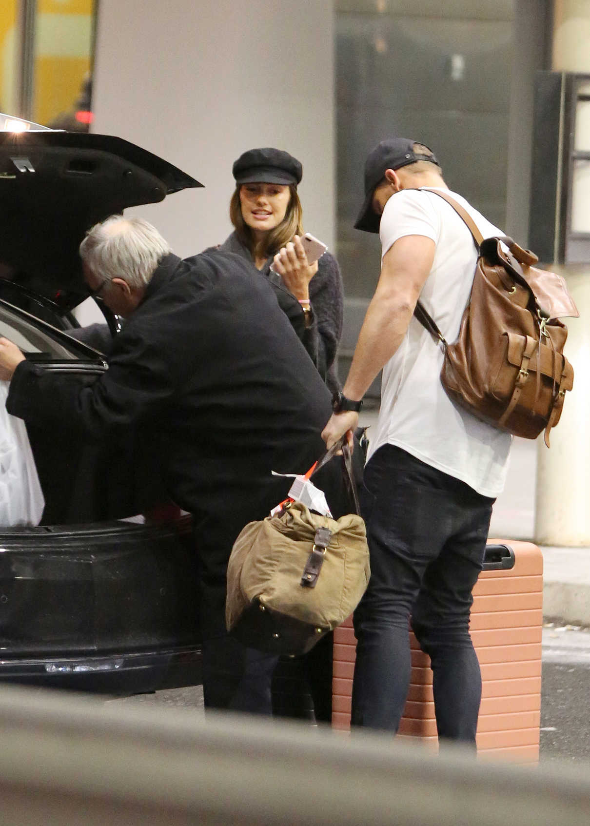 Minka Kelly Was Spotted with Alan Ritchson at Pearson International Airport in Toronto 01/03/2018-4