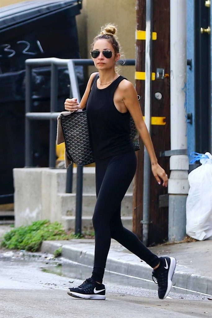 Nicole Richie Leaves the Tracy Anderson Method Studio in Los Angeles 01