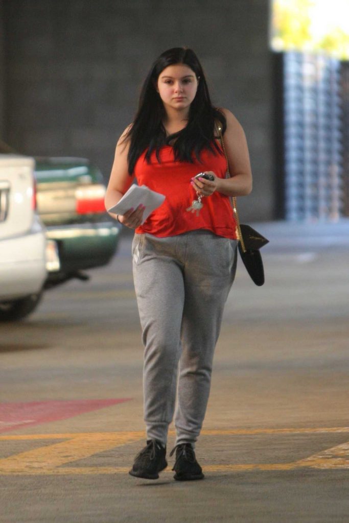 Ariel Winter Arrives at Cedars-Sinai Medical Center in Los Angeles 02/15/2018-1