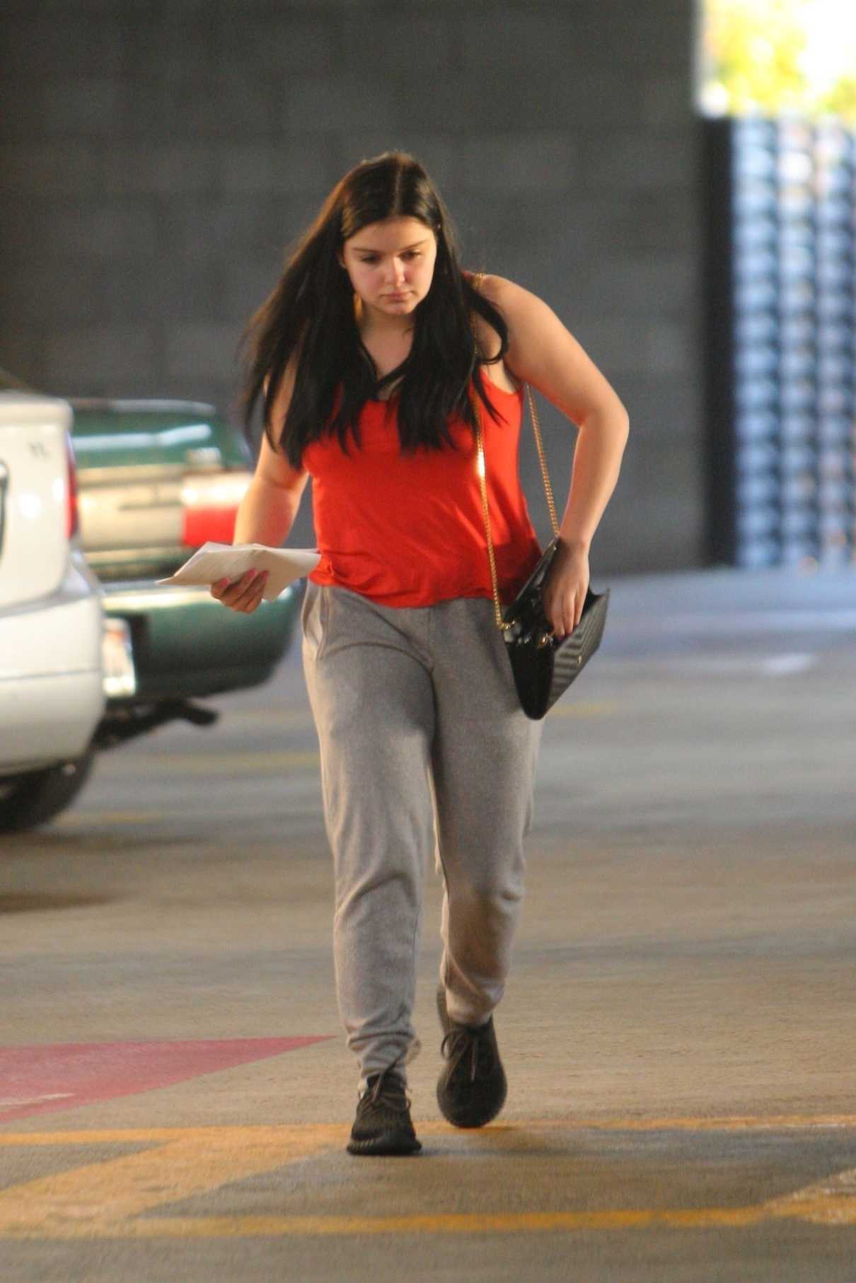 Ariel Winter Arrives at Cedars-Sinai Medical Center in Los Angeles 02/15/2018-4