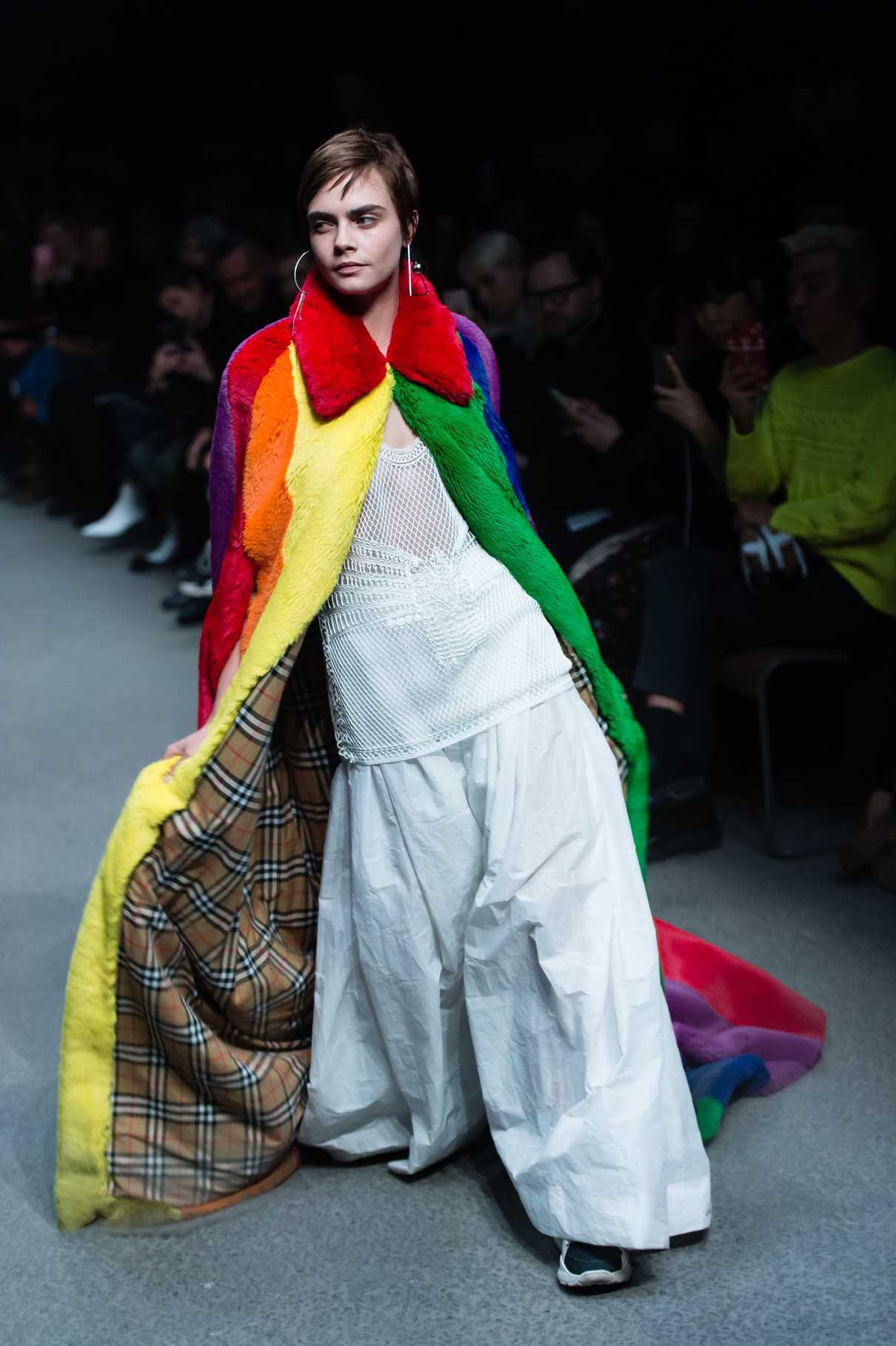 Cara Delevingne Walks the Runway at the Burberry Show During London Fashion Week in London 02/17/2018-2