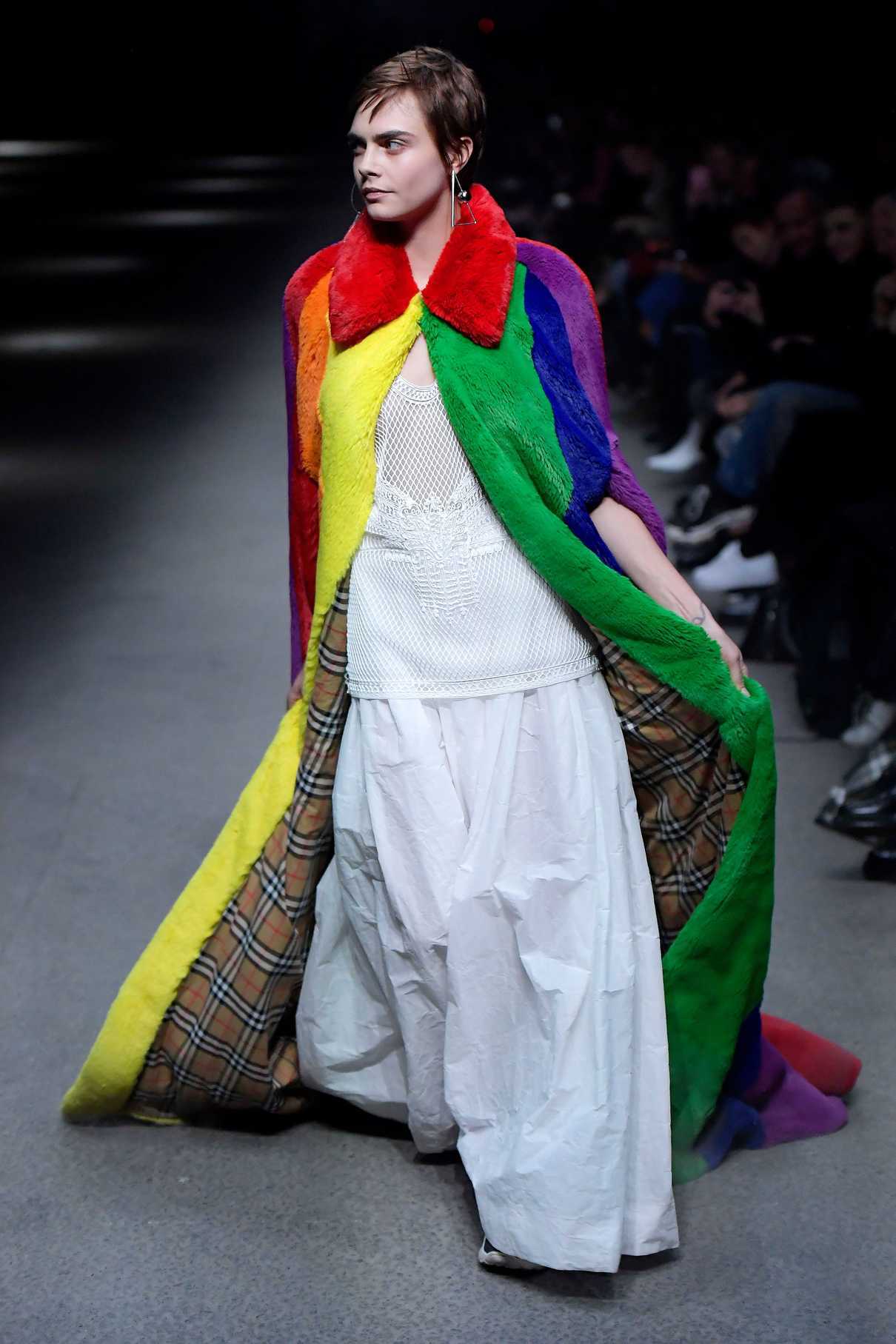 Cara Delevingne Walks the Runway at the Burberry Show During London Fashion Week in London 02/17/2018-4