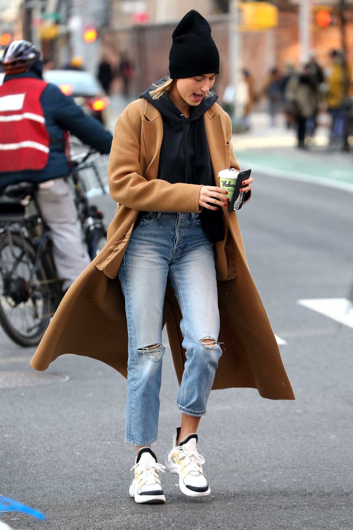 Hailey Baldwin Was Seen Out in NYC During New York Fashion Week 02/13/2018-3