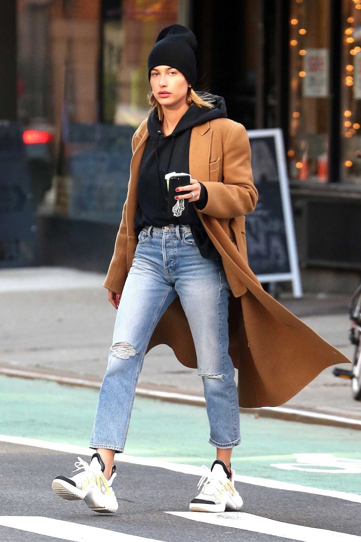 Hailey Baldwin Was Seen Out in NYC During New York Fashion Week 02/13/2018-5