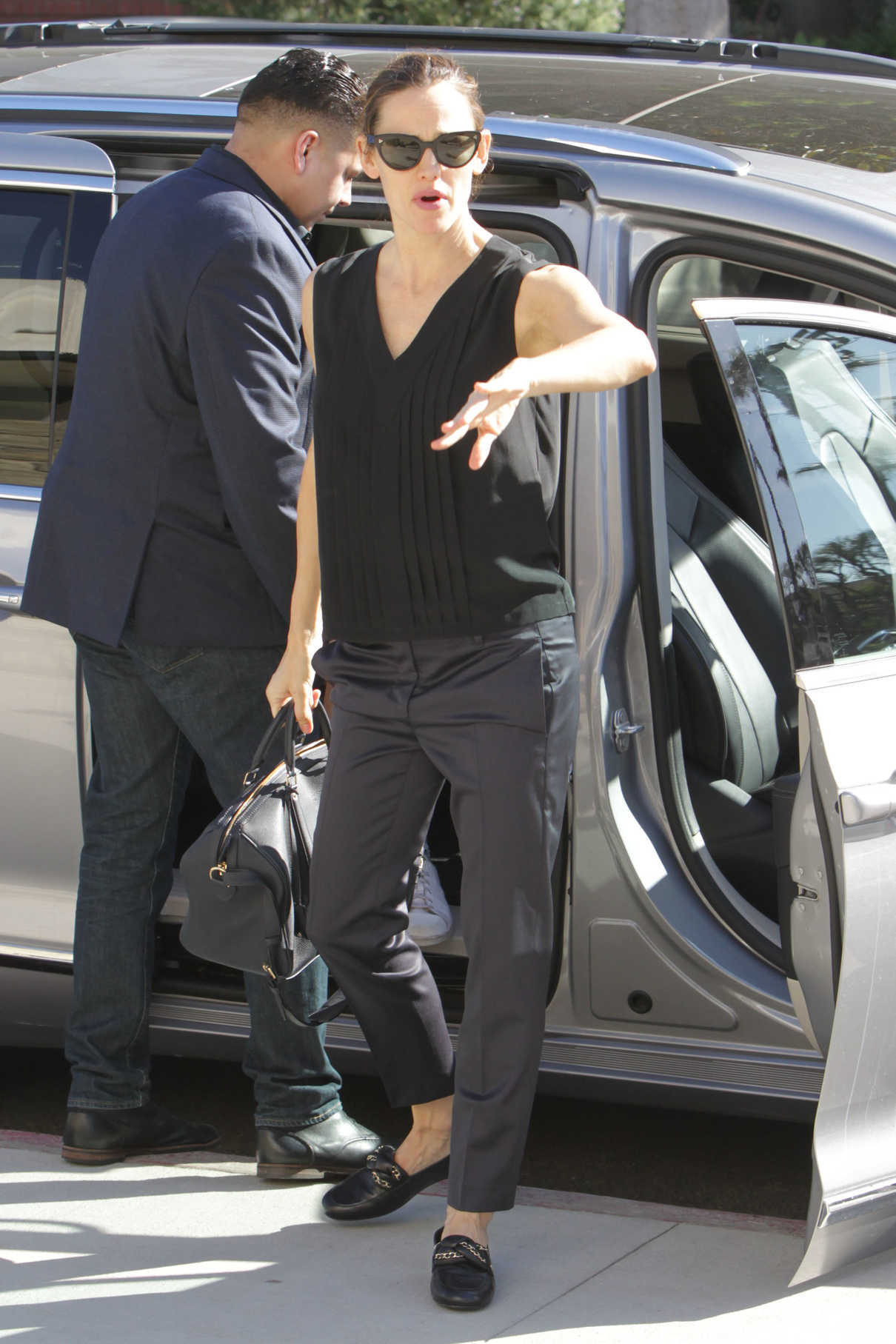 Jennifer Garner Arrives at Church in Los Angeles 02/04/2018-3
