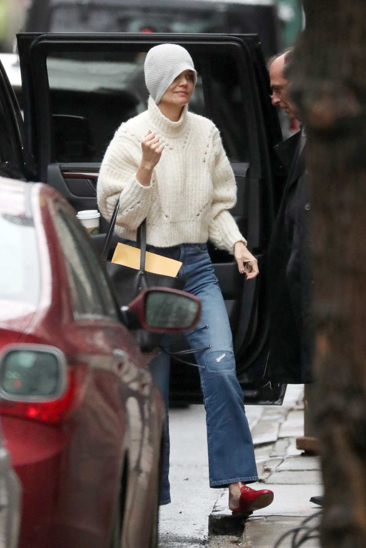 Katie Holmes Heads Out to a Vegetarian Restaurant in NYC 02/26/2018-4