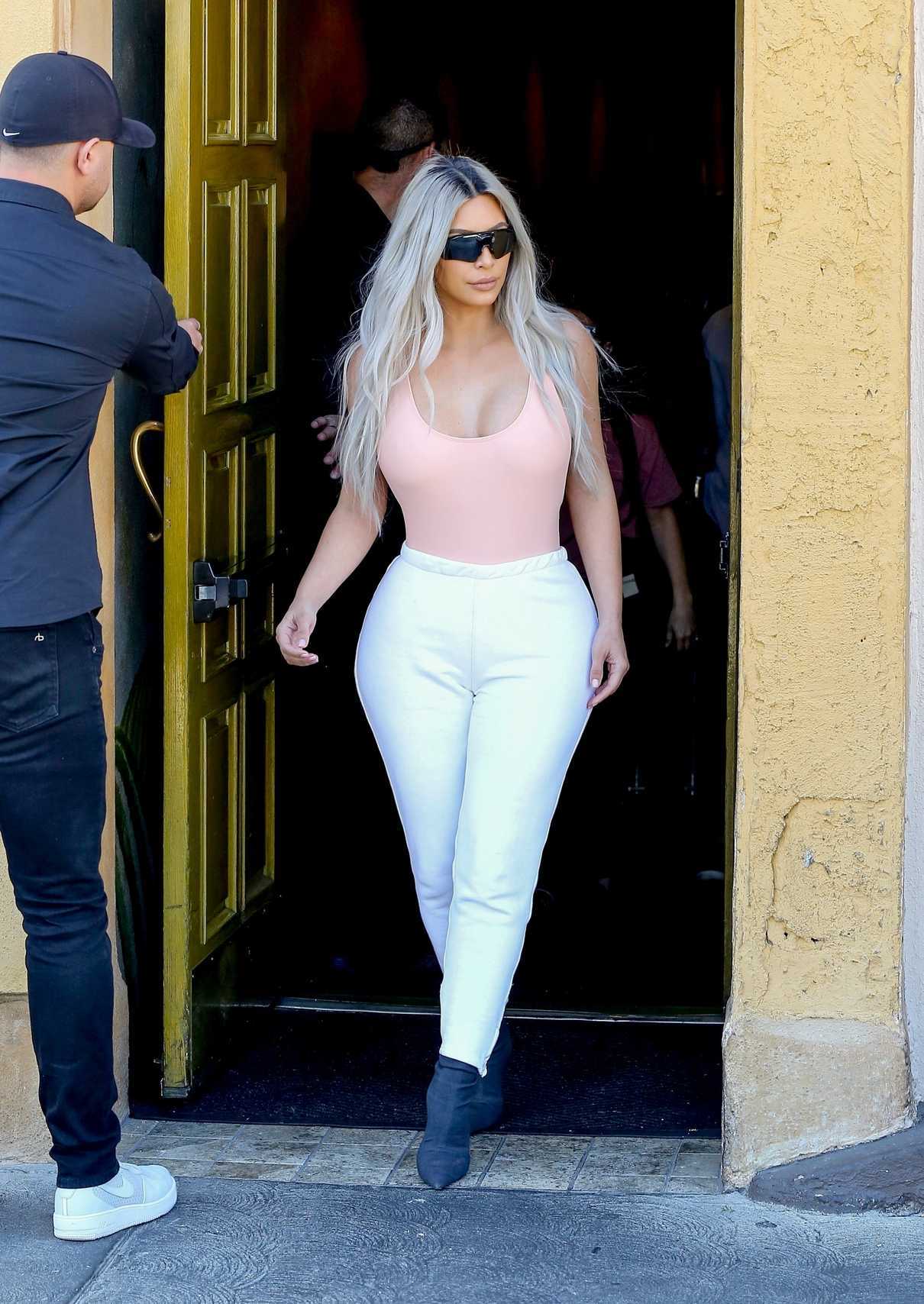 Kim Kardashian Out for Lunch at Carousel Restaurant in Hollywood 02/15/2018-2