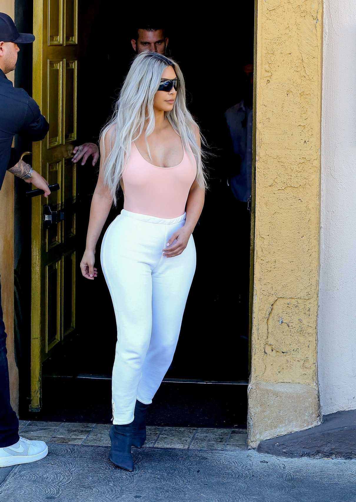 Kim Kardashian Out for Lunch at Carousel Restaurant in Hollywood 02/15/2018-3