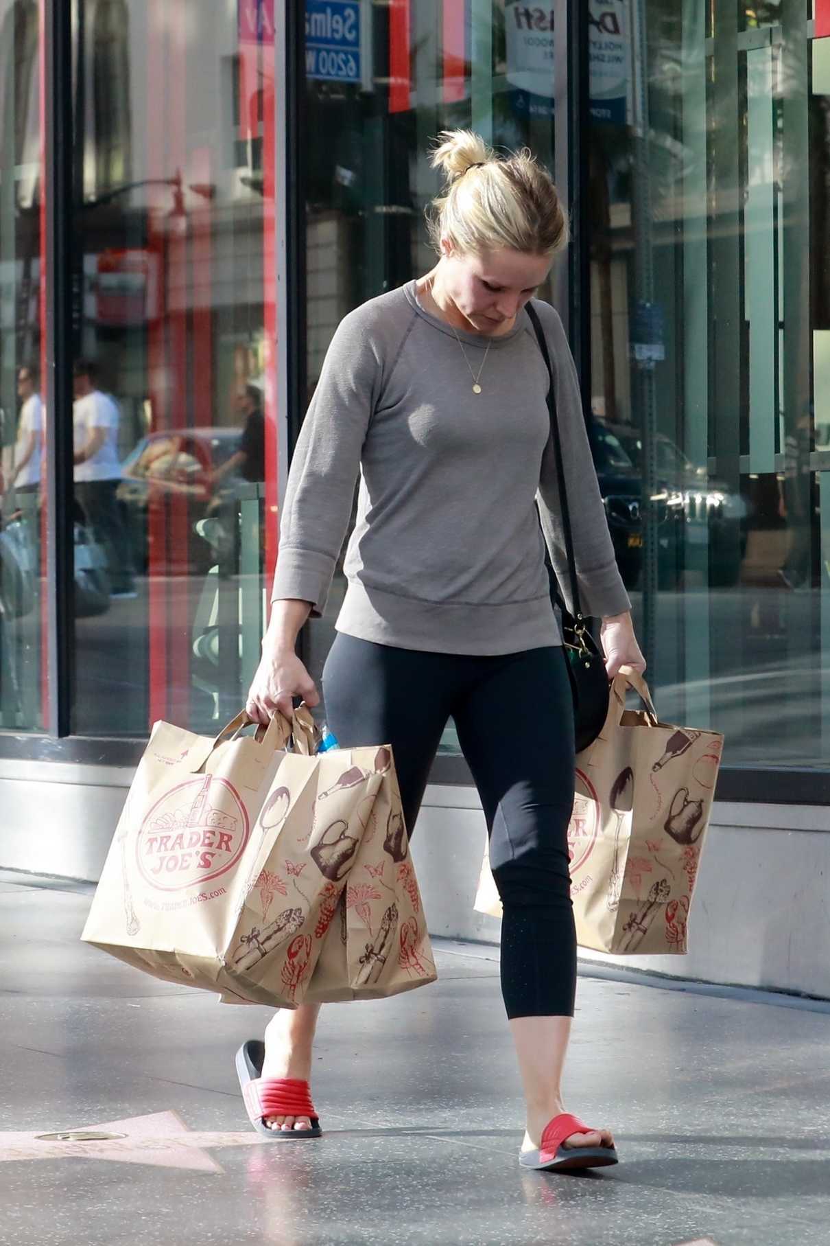 Kristen Bell Goes Some Grocery Shopping in Hollywood 02/17/2018-3