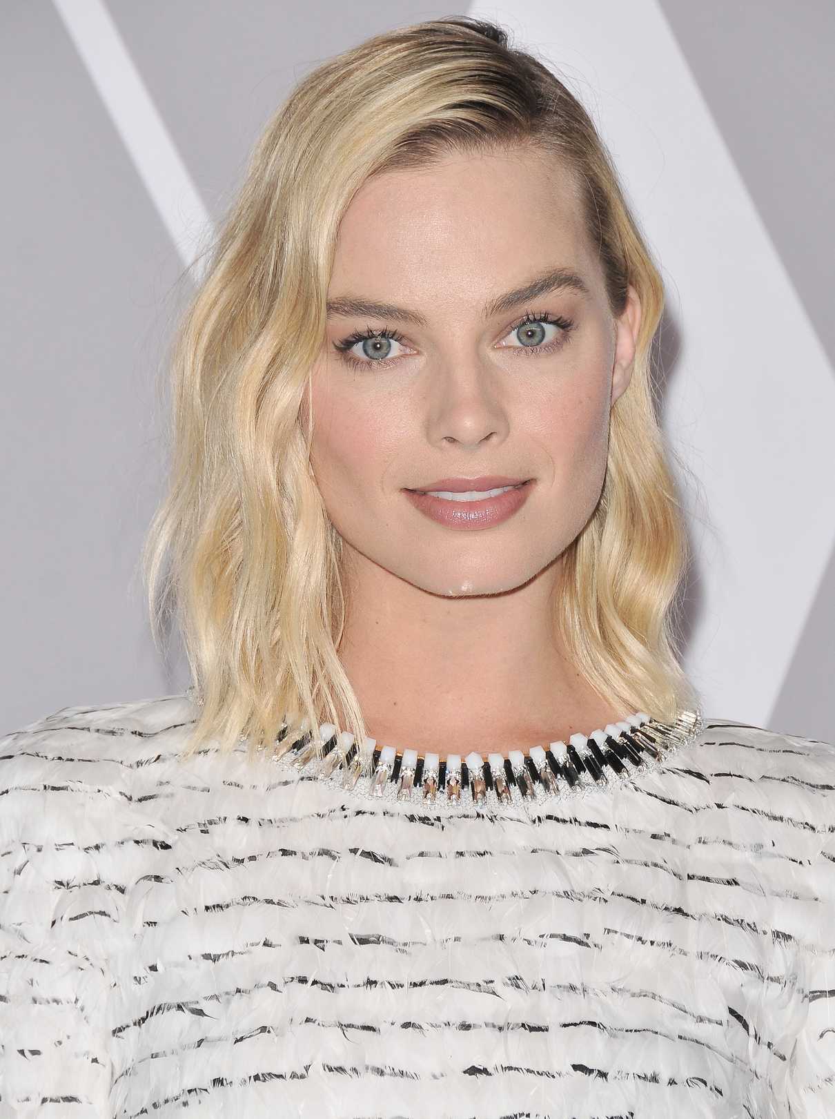 Margot Robbie at the 90th Annual Academy Awards Nominee Luncheon in Beverly Hills 02/05/2018-5