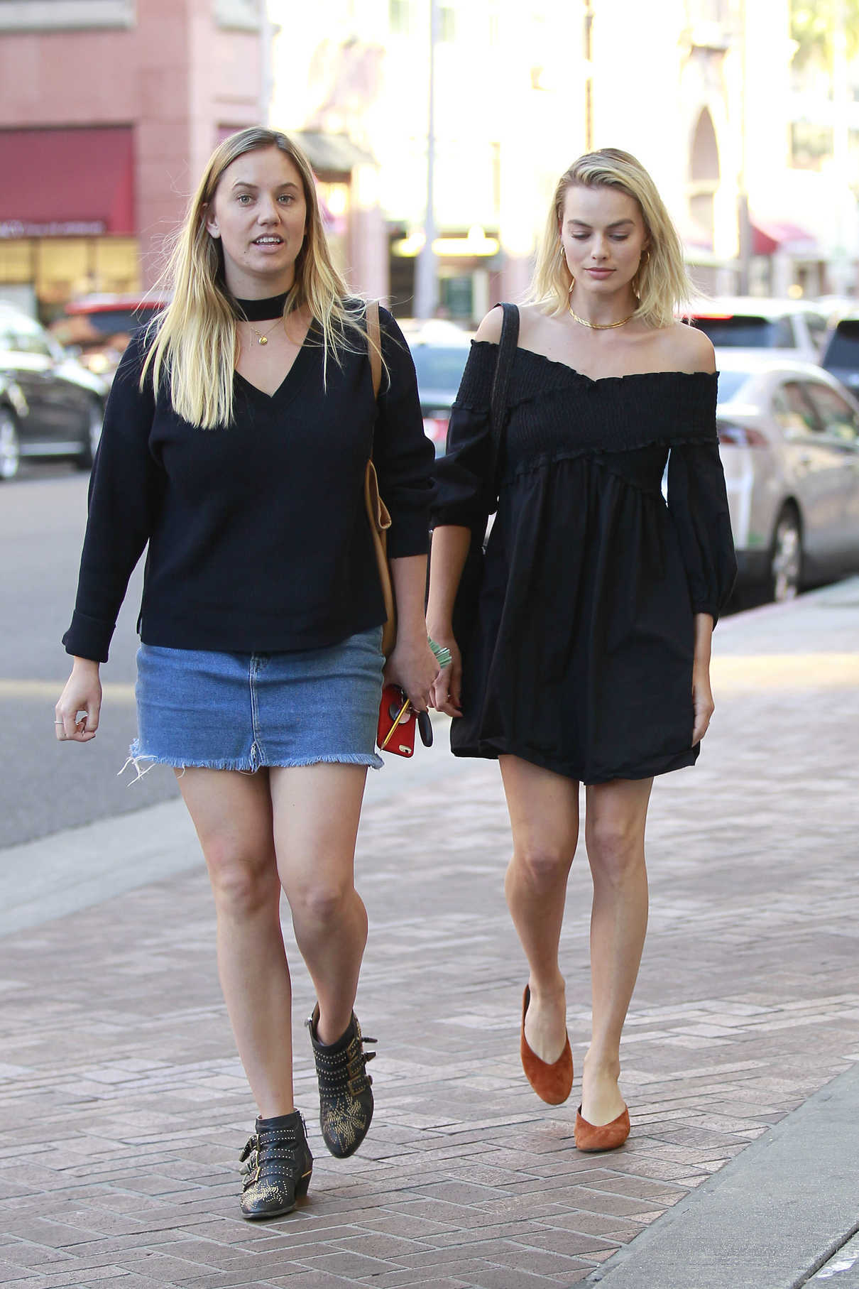 Margot Robbie Was Seen Out with a Friend in Beverly Hills 02/02/2018-3