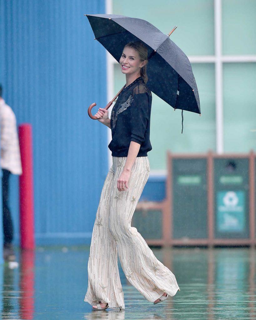 Niki Taylor Gets Caught in the Rain in New York City 02/10/2018-1