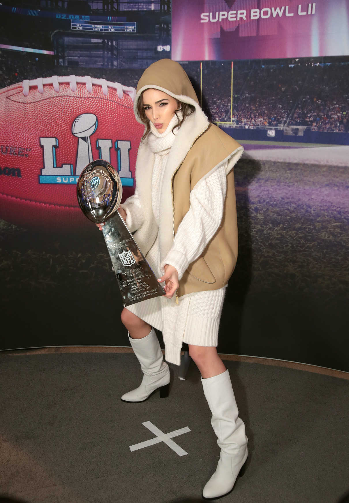 Olivia Culpo at Super Bowl LII Radio Row at the Mall of America in Bloomington 02/02/2018-4