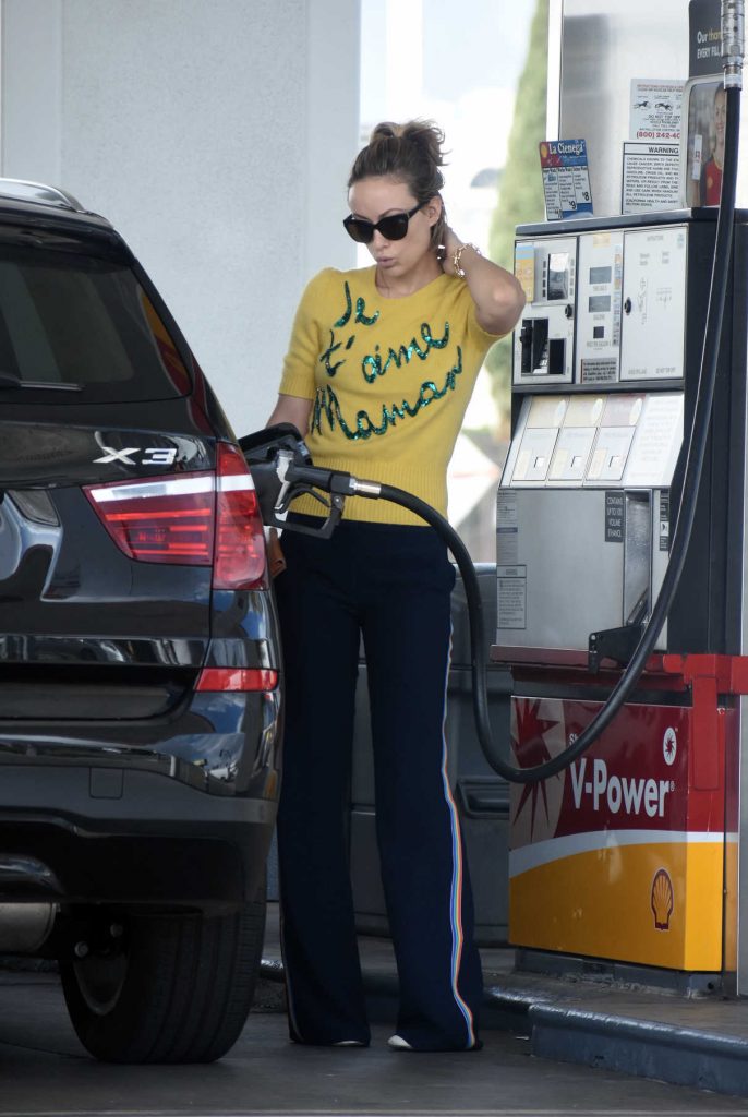 Olivia Wilde Wears a Yellow Blouse at a Gas Station in Los Angeles 02/12/2018-1