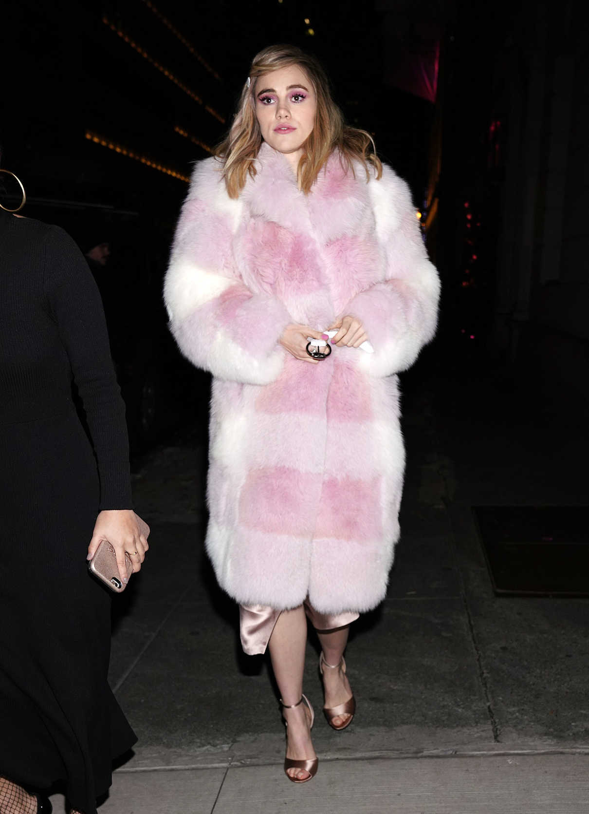 Suki Waterhouse Arrives at Ferragamo Event in Midtown, NYC 02/06/2018-2