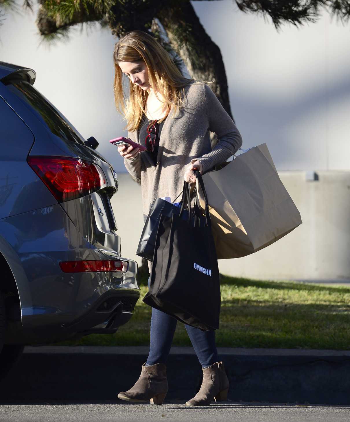 Ashley Greene Returns to Her Car After a Shopping Trip in LA 03/01/2018-4