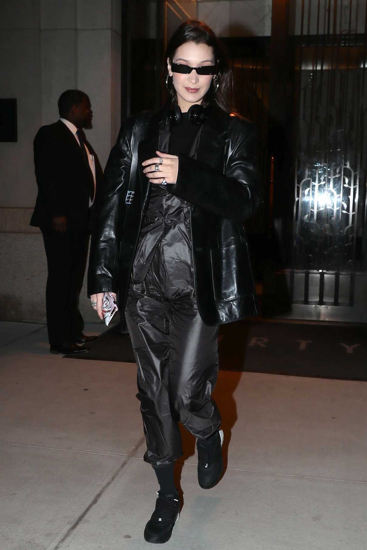Bella Hadid Leaves Her Apartment in New York City 03/26/2018-4