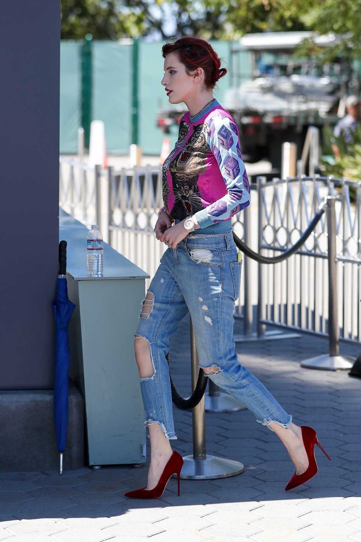 Bella Thorne Stops by Extra at Universal Studios Hollywood in Studio City 03/27/2018-5
