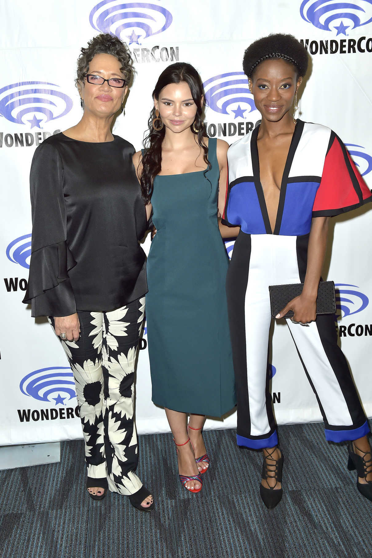 Eline Powell at the Siren Photocall During 2018 WonderCon in Anaheim 03/24/2018-4