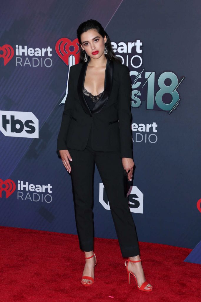 Jess Kent at 2018 iHeartRadio Music Awards in Inglewood 03/11/2018-1