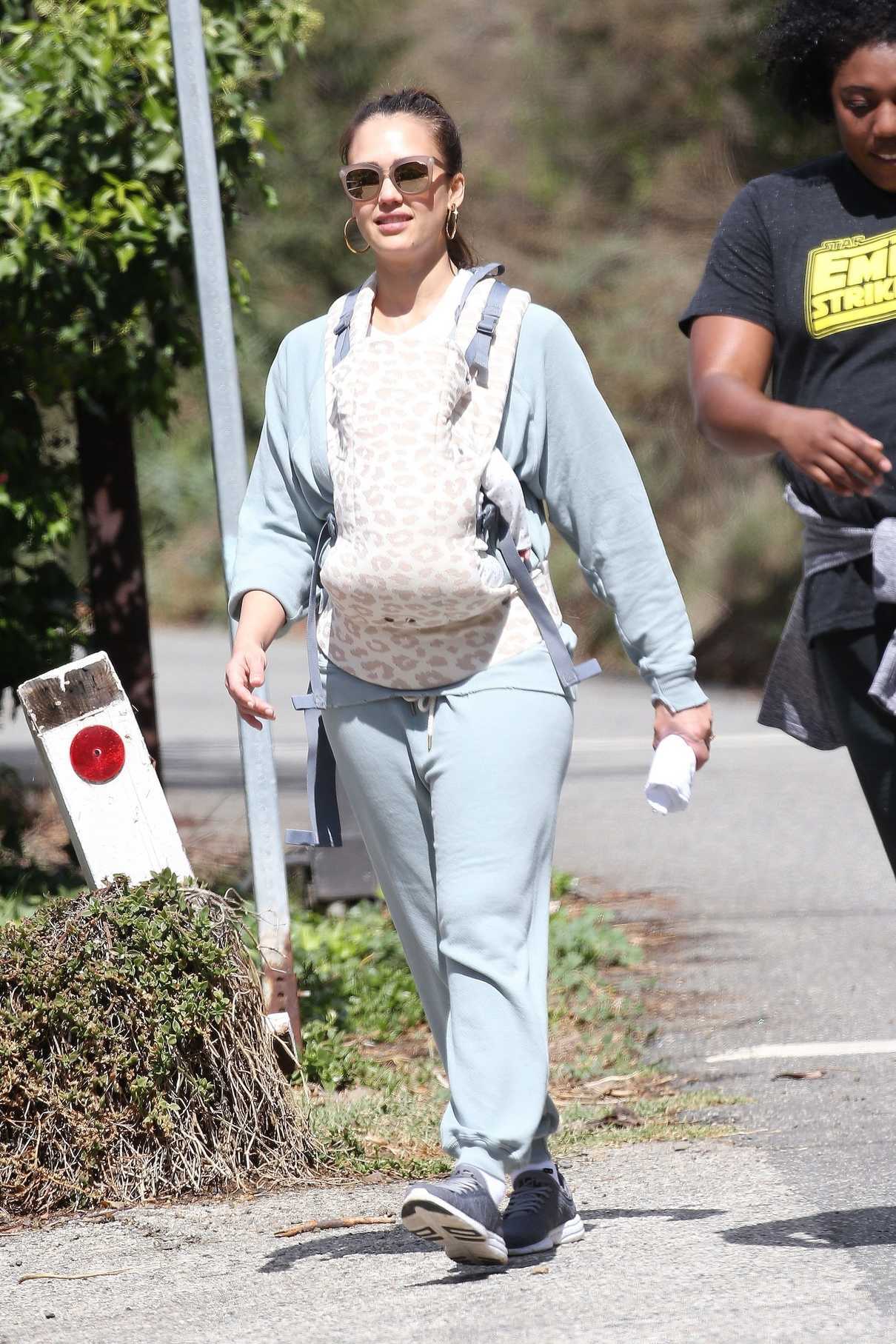 Jessica Alba Was Spotted Out for a Morning Walk in Los Angeles 03/03/2018-5