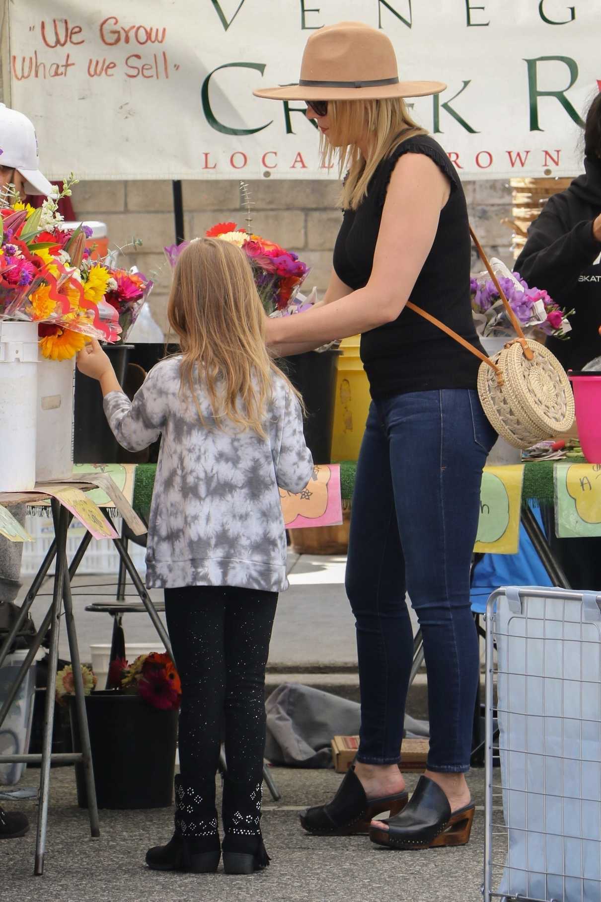 Jodie Sweetin Was Seen at the Farmers Market in Studio City 03/25/2018-4