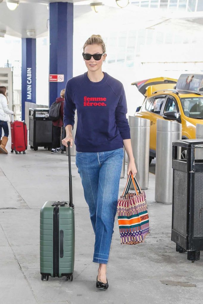 Karlie Kloss Was Spotted at JFK Airport in NYC 03/16/2018-1