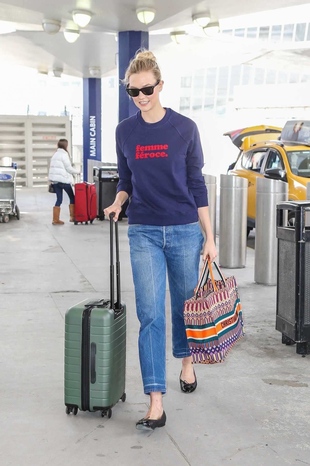 Karlie Kloss Was Spotted at JFK Airport in NYC 03/16/2018-2