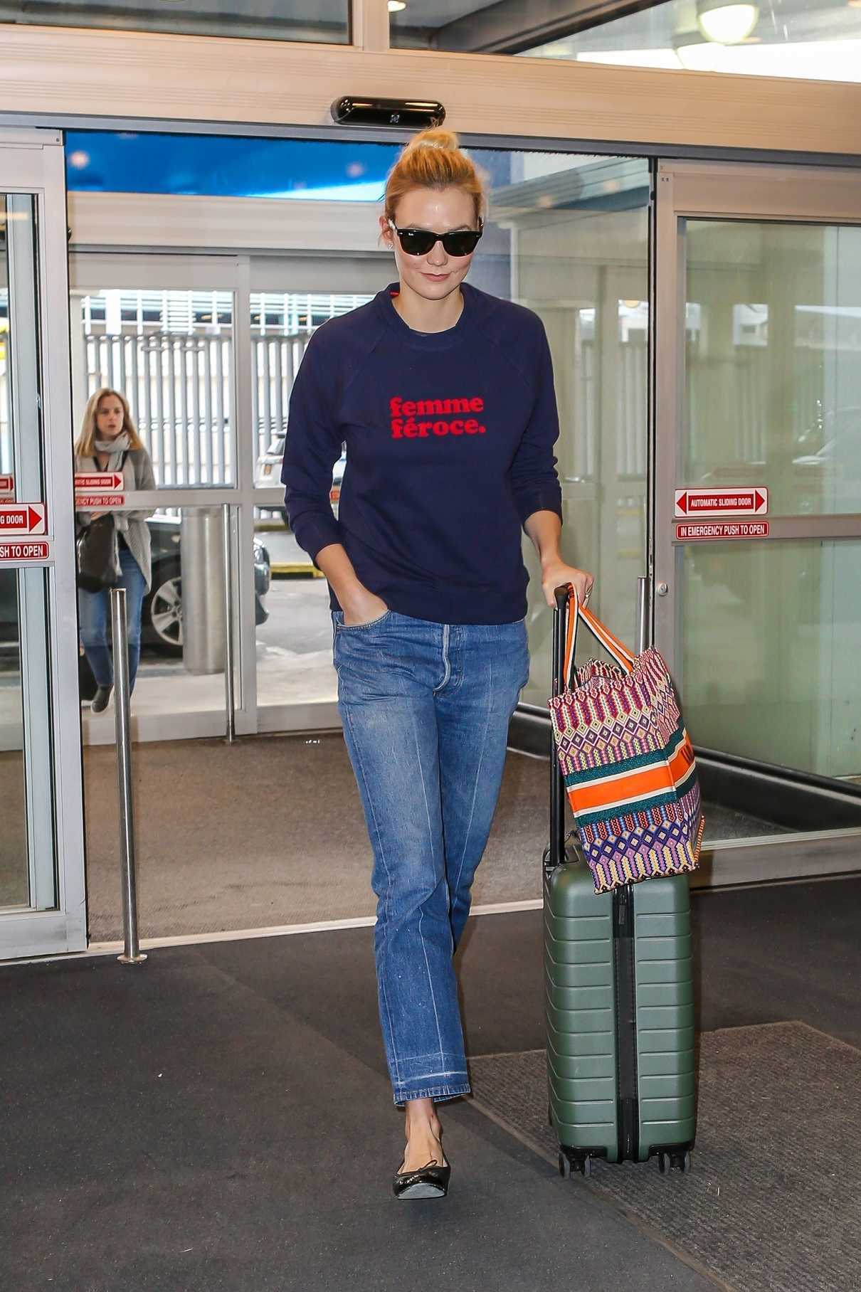 Karlie Kloss Was Spotted at JFK Airport in NYC 03/16/2018-5