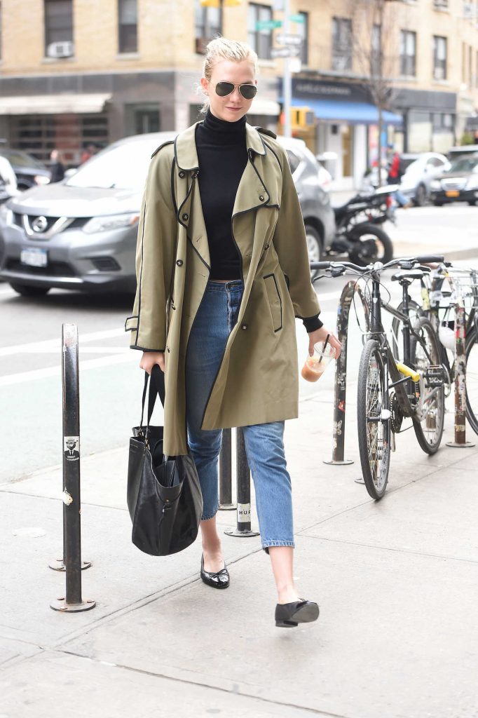Karlie Kloss Was Spotted Out in NYC 03/27/2018-1