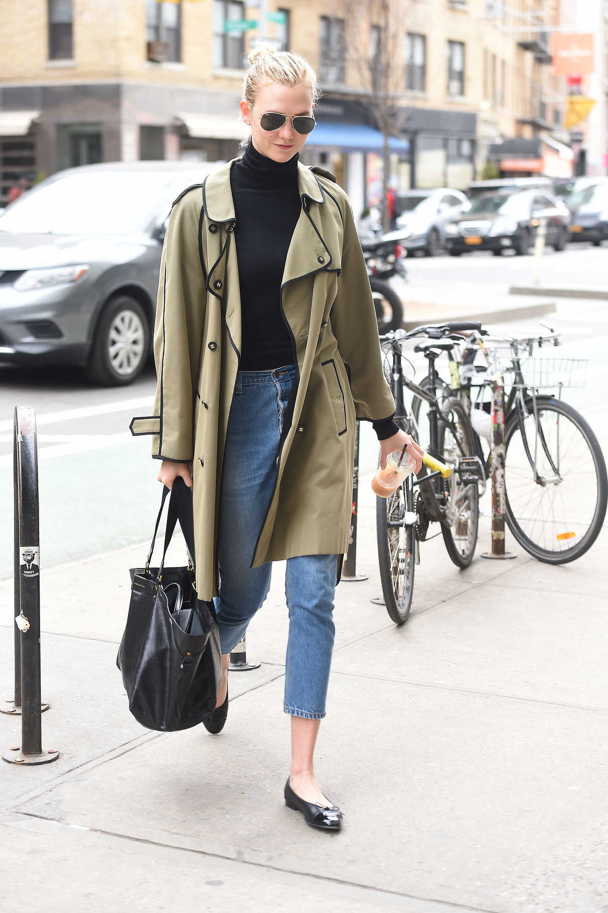 Karlie Kloss Was Spotted Out in NYC 03/27/2018-2