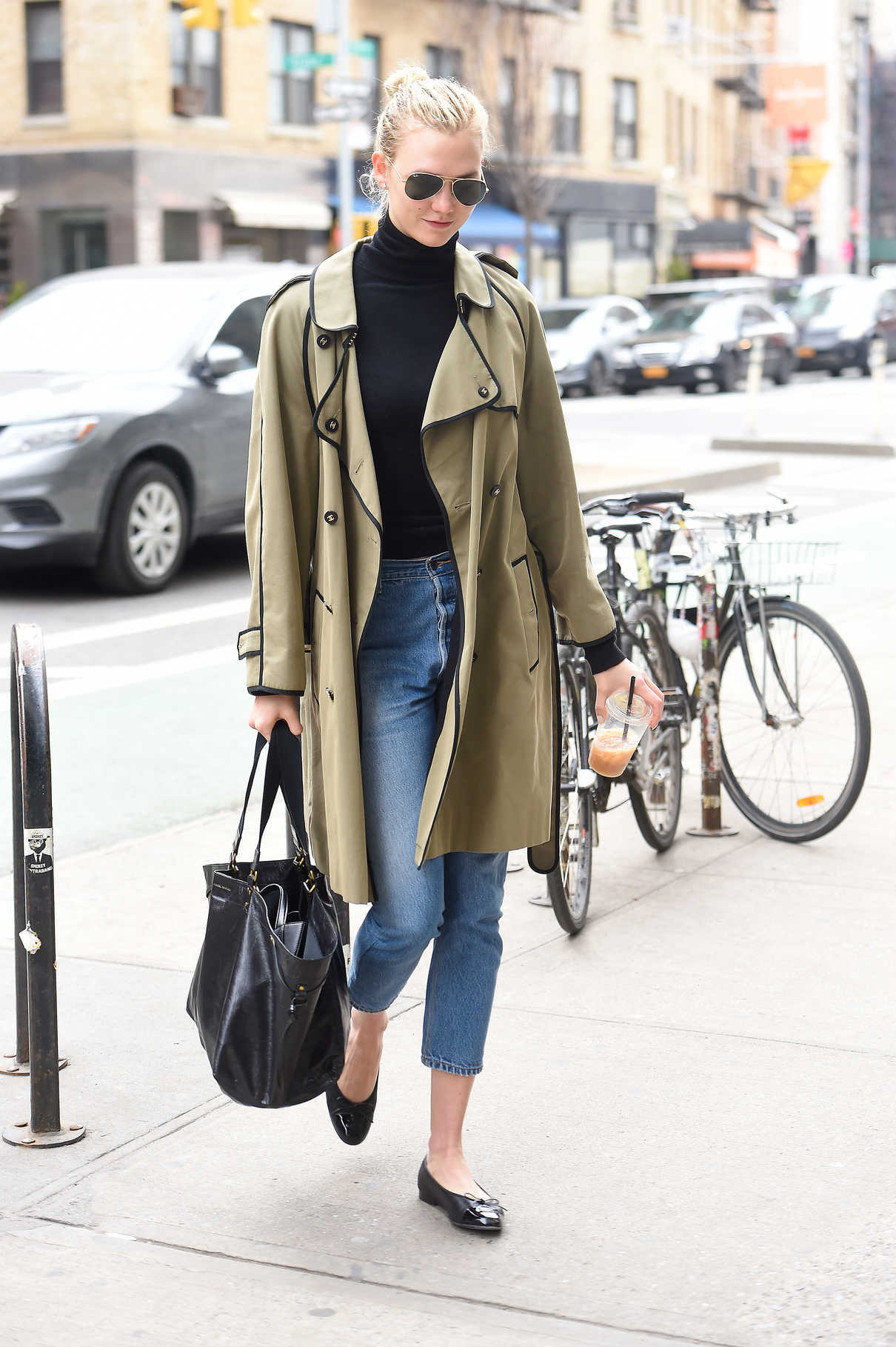 Karlie Kloss Was Spotted Out in NYC 03/27/2018-3