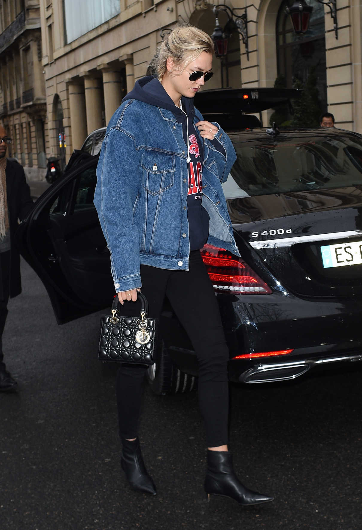 Karlie Kloss Was Spotted Out in Paris 03/04/2018-3