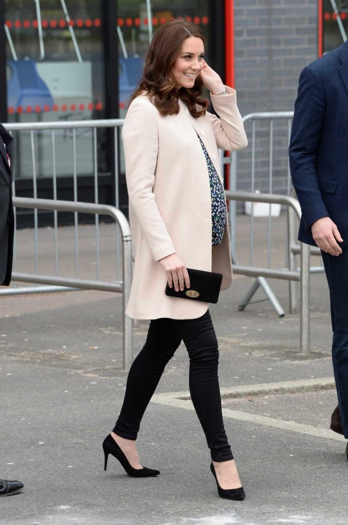 Kate Middleton Visits SportsAid at the Copperbox Arena in London 03/22/2018-1