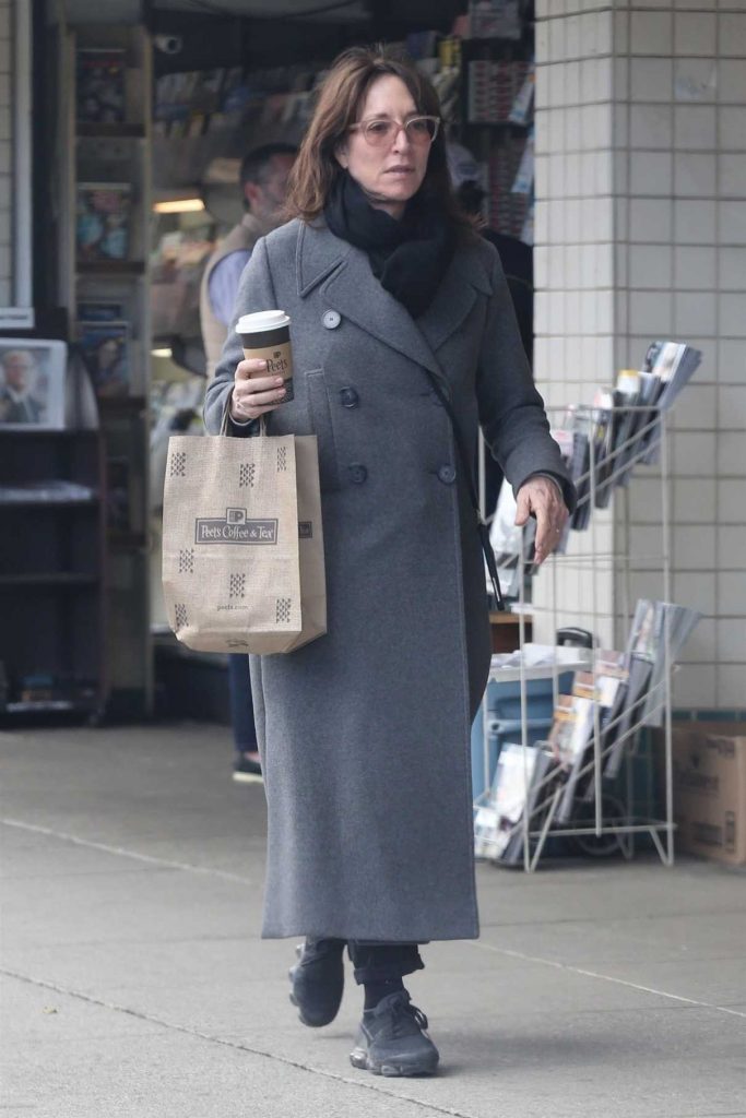 Katey Sagal Makes a Morning Coffee Run to Peet's Coffee in Beverly Hills 02/28/2018-1