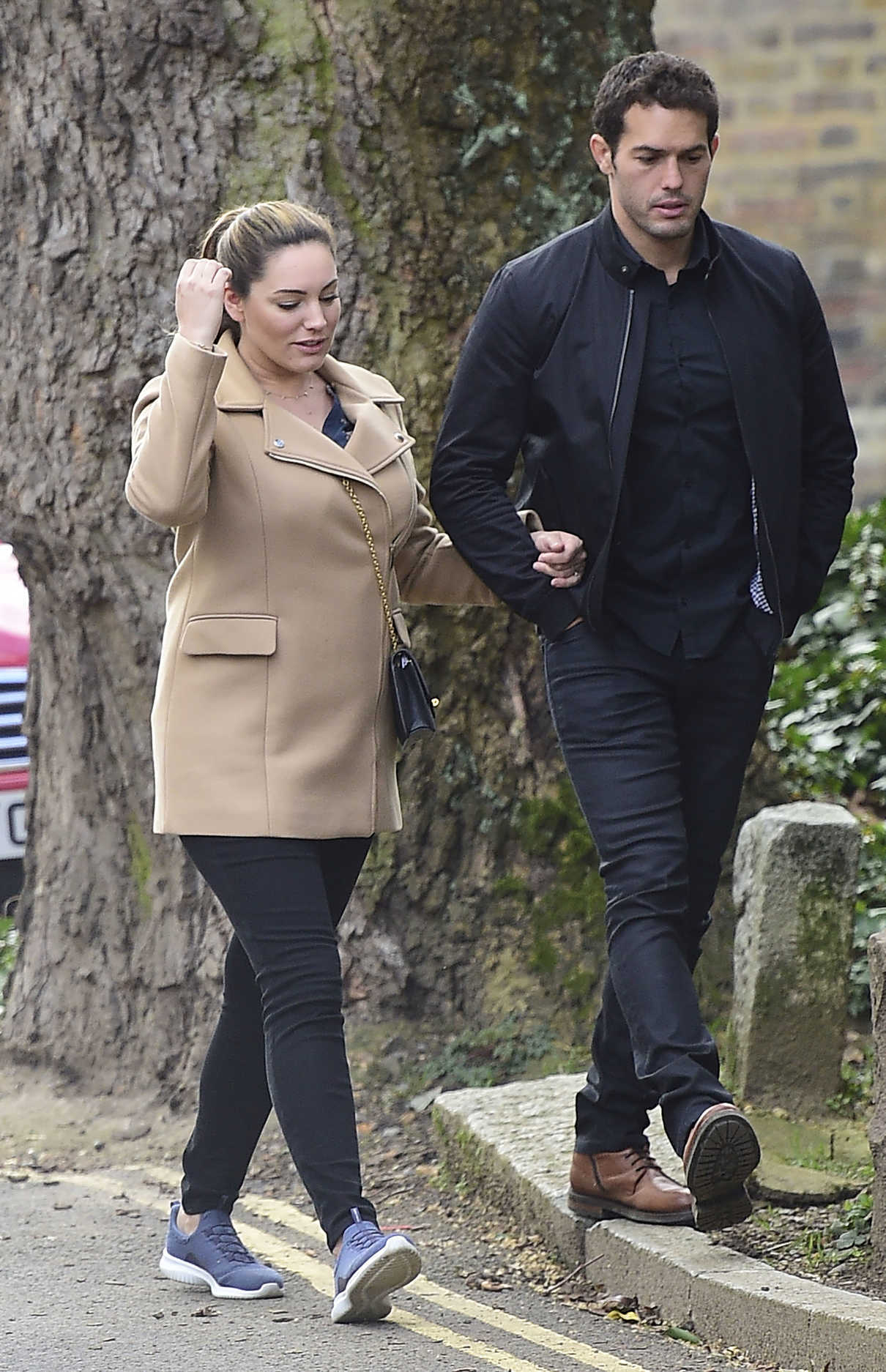 Kelly Brook Was Spotted Out in North London 03/26/2018-2