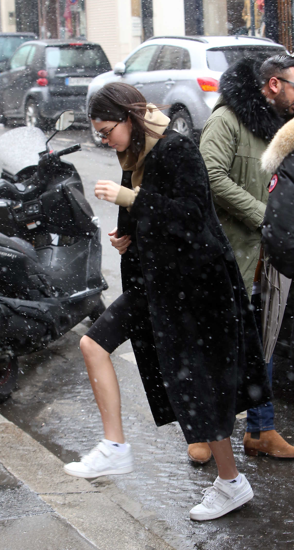 Kendall Jenner Leaves from Her Hotel in Snowstorm in Paris 03/19/2018-5