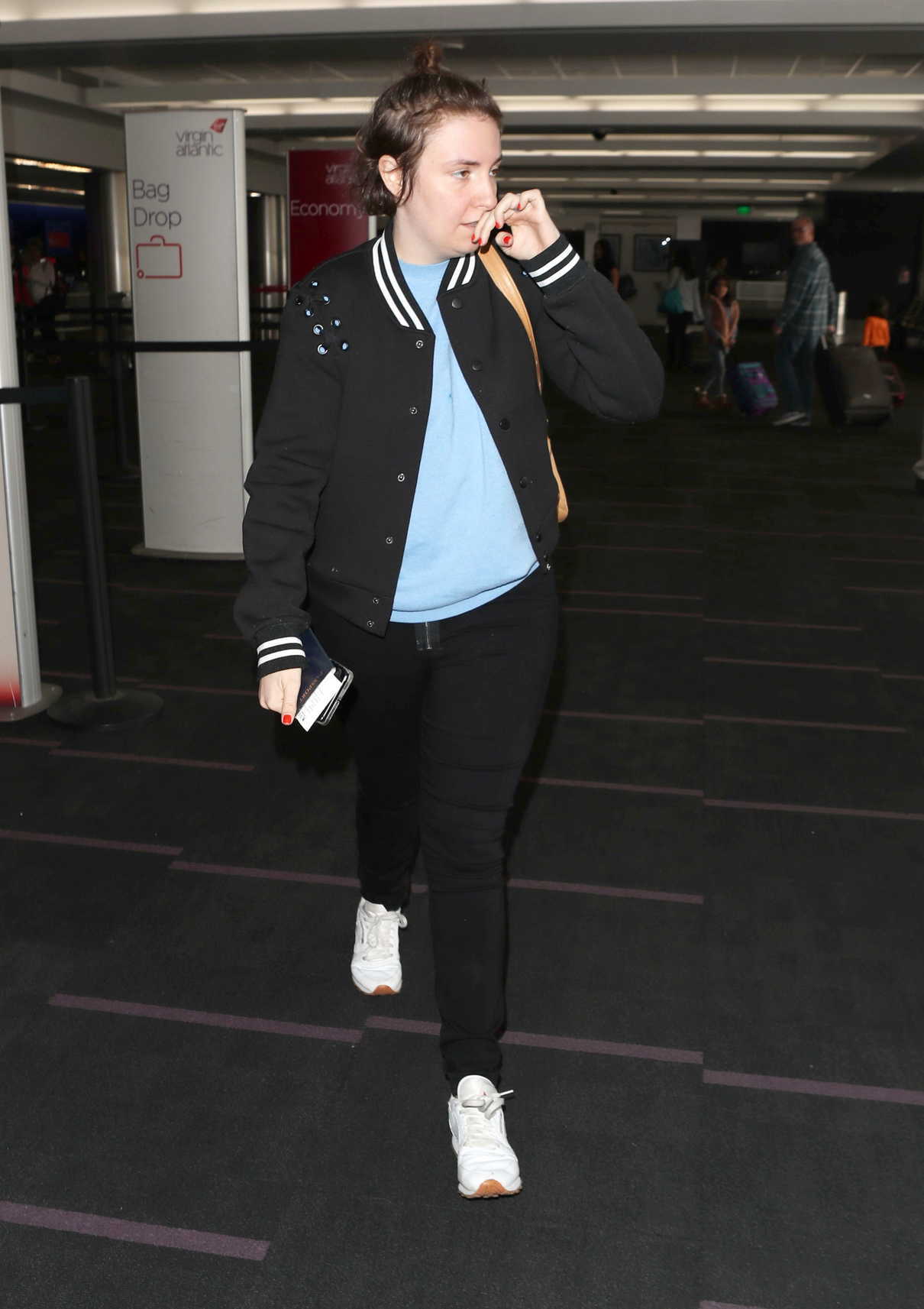 Lena Dunham Was Spotted at LAX Airport in Los Angeles 03/30/2018-2