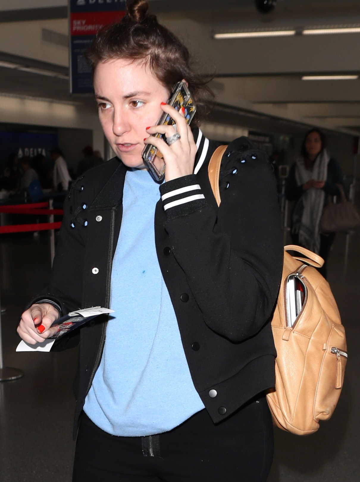 Lena Dunham Was Spotted at LAX Airport in Los Angeles 03/30/2018-4