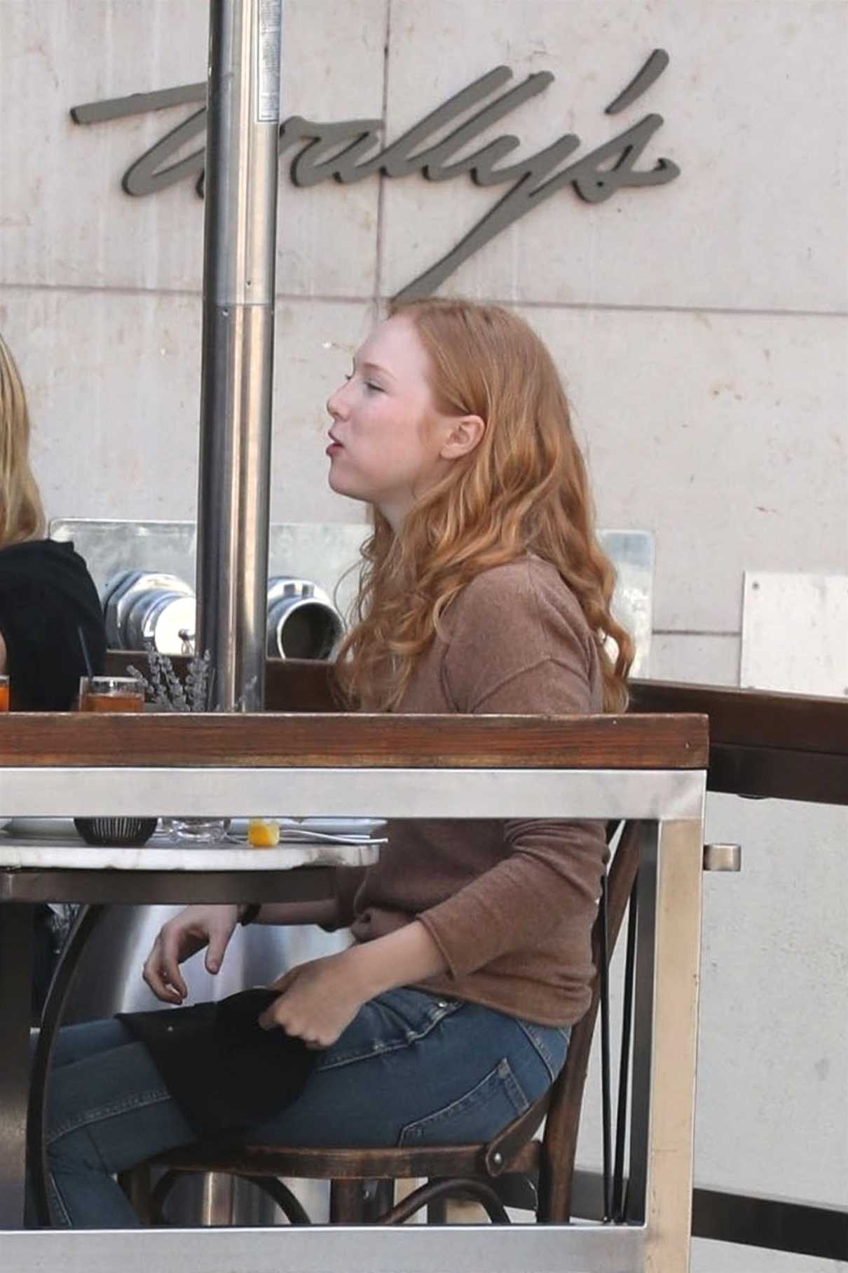 Molly Quinn Out for Lunch at Wally's in Beverly Hills 03/30/2018-5