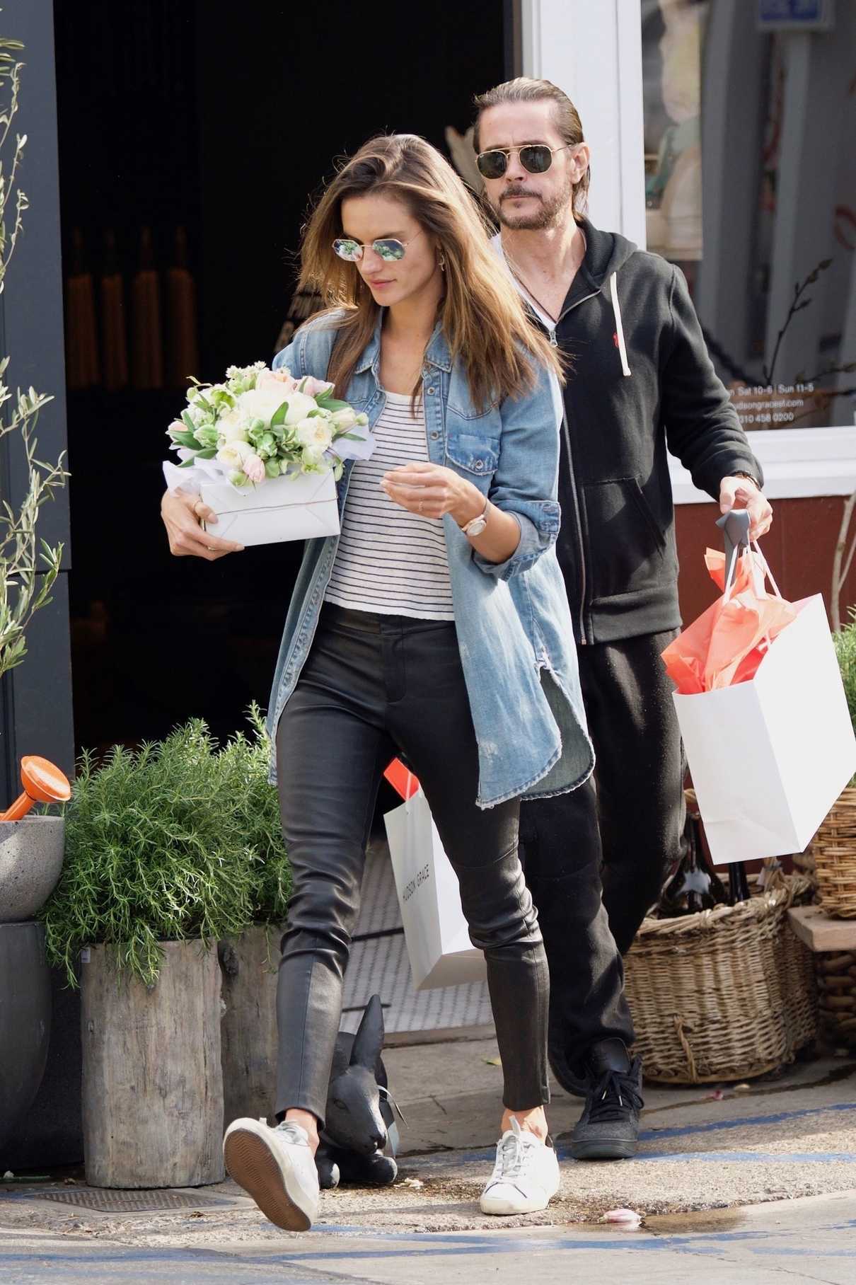 Alessandra Ambrosio Grabs Some Flowers for Easter with a Mystery Man in Los Angeles 03/31/2018-3
