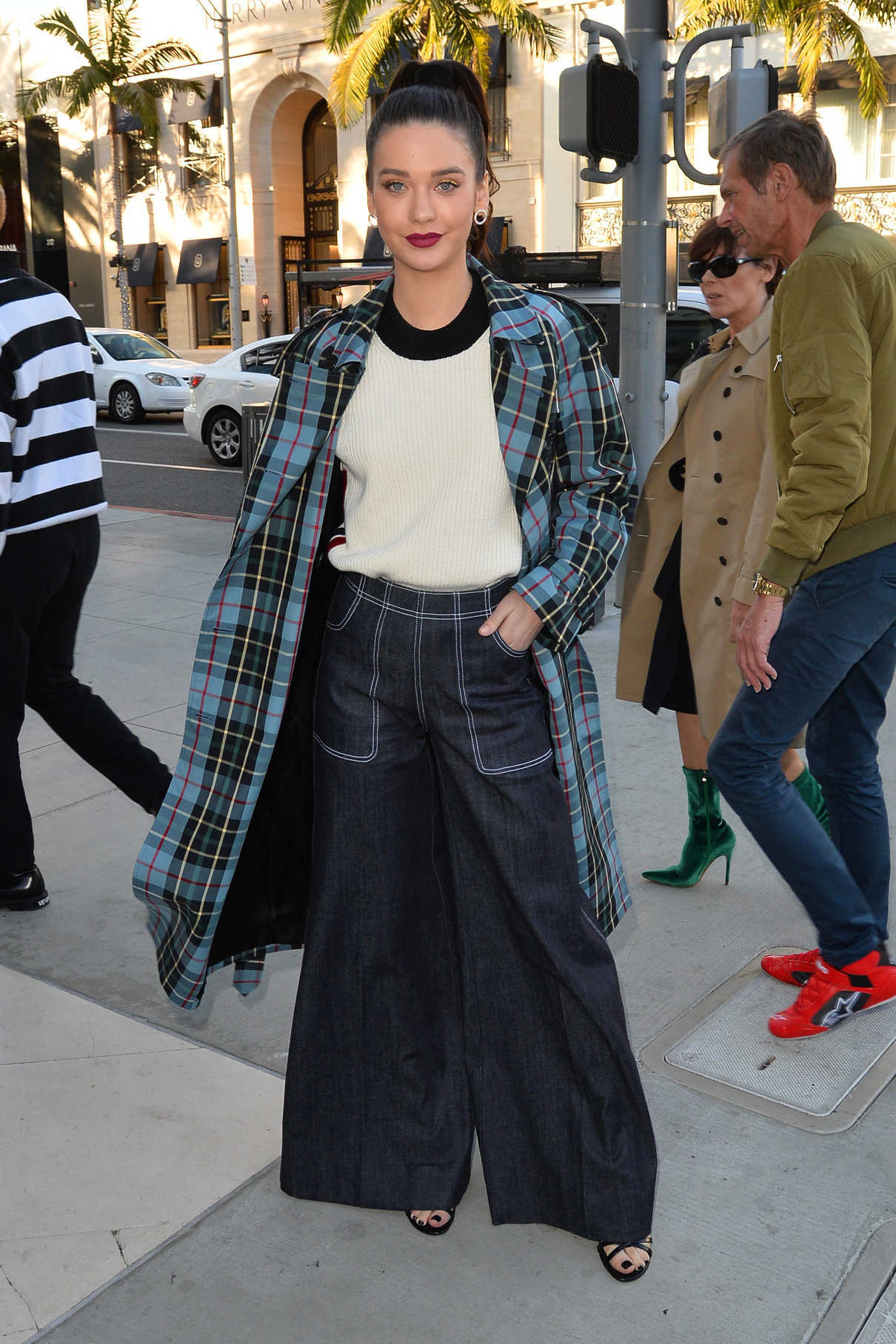 Amanda Steele Arrives at a Party at the Rodeo Drive Burberry Store in Beverly Hills 04/18/2018-4