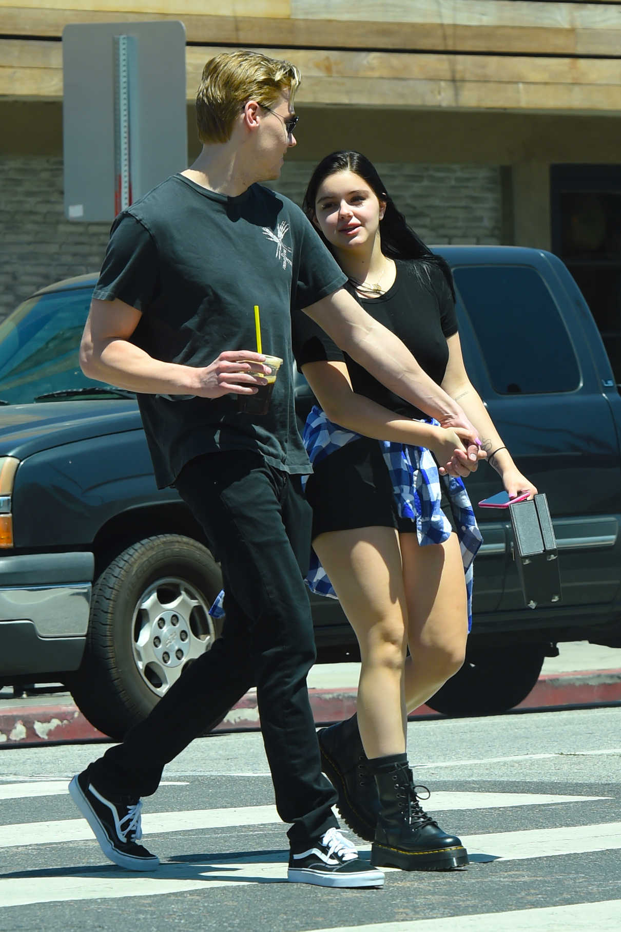 Ariel Winter Was Seen Out in Studio City 04/26/2018-5