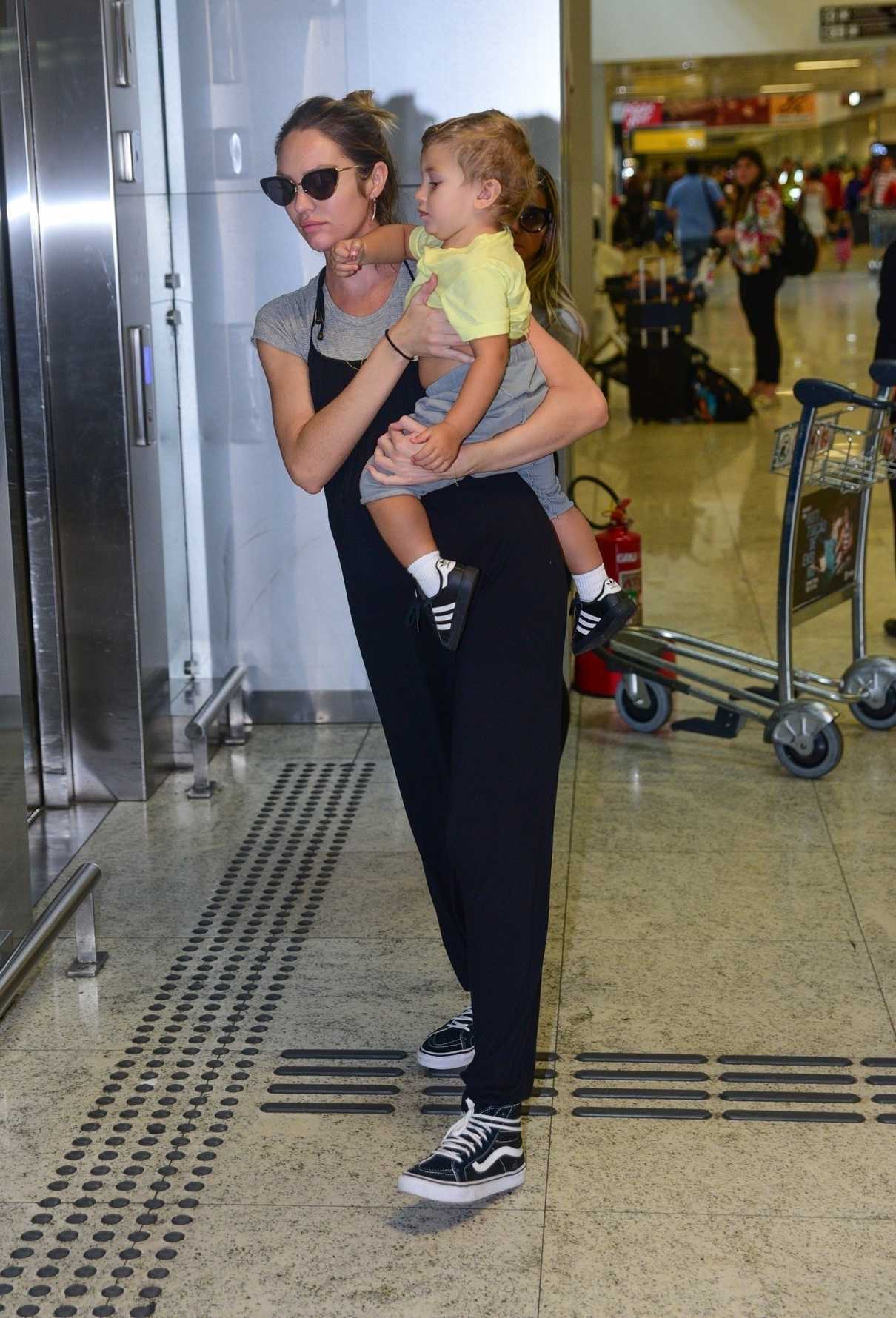 Candice Swanepoel Was Spotted at Guarulhos International Airport in Sao Paulo 03/31/2018-3