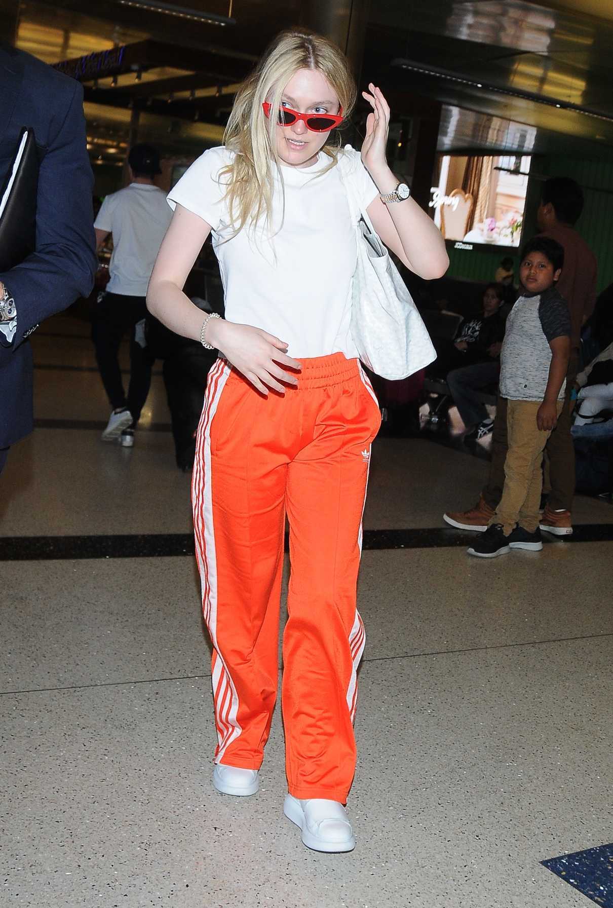 Dakota Fanning Was Seen at LAX Airport in LA 04/20/2018-2