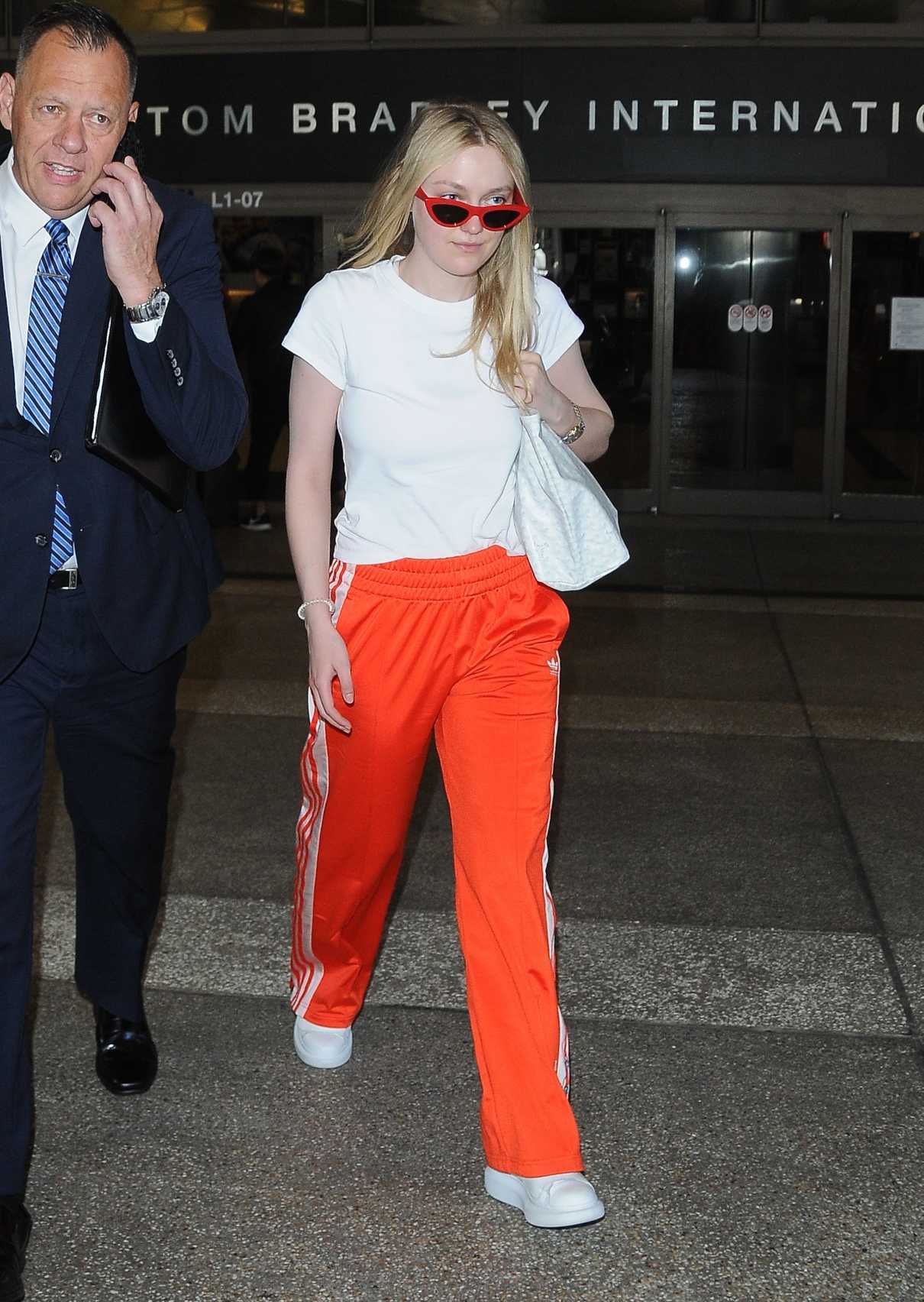 Dakota Fanning Was Seen at LAX Airport in LA 04/20/2018-3