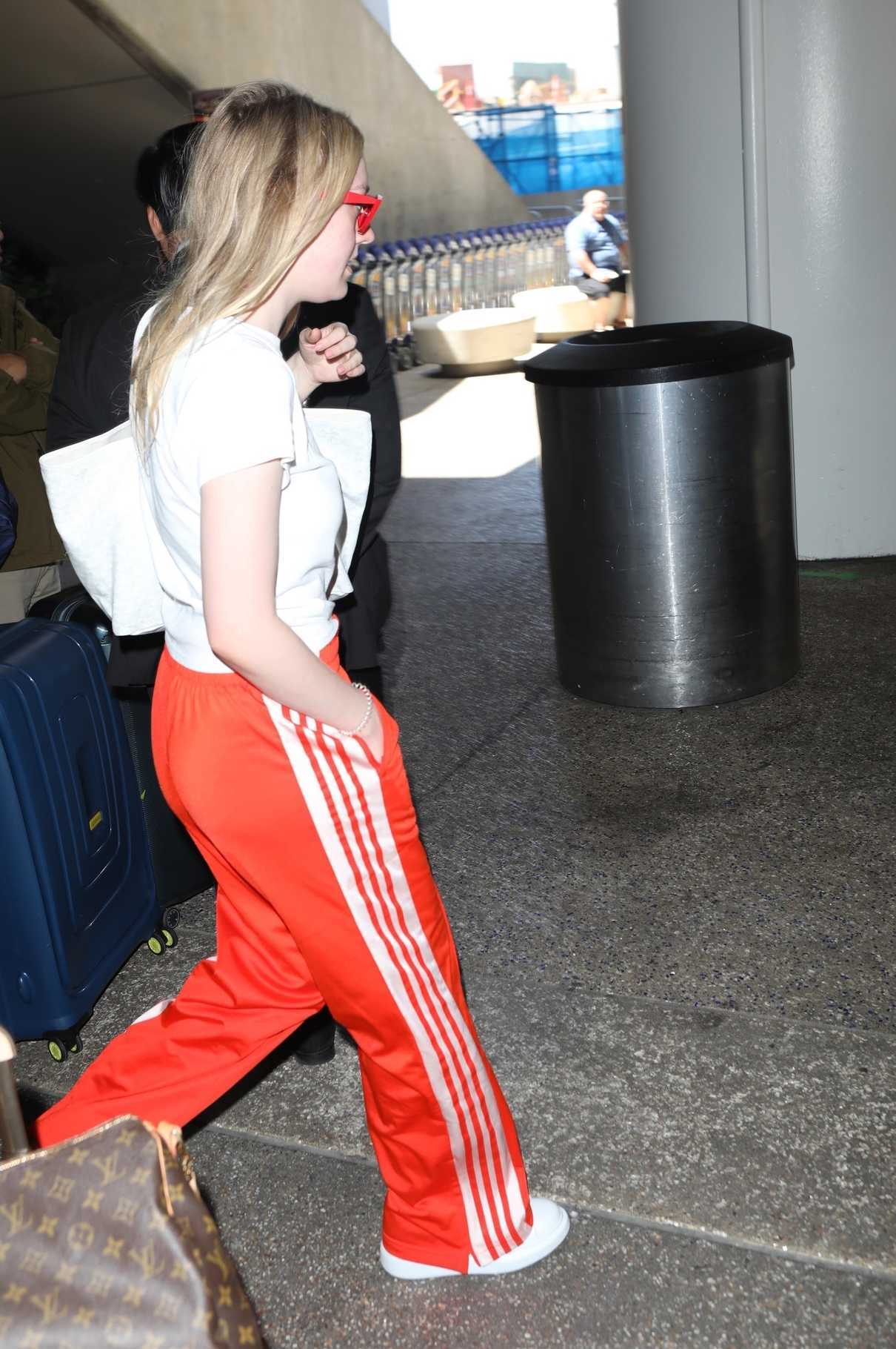 Dakota Fanning Was Seen at LAX Airport in LA 04/20/2018-5